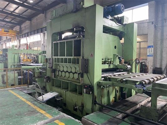 Roestvrij staalmetaal aan de Zware Maat van de Lengtemachine met Rand het In orde maken wordt gesneden die