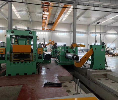 De Besnoeiing van het hoge snelheidsmetaal aan het Roterende de Scheerbeurt van de Lengtemachine Vliegen Gesneden aan Lengtelijn 0.3-3 X 1600