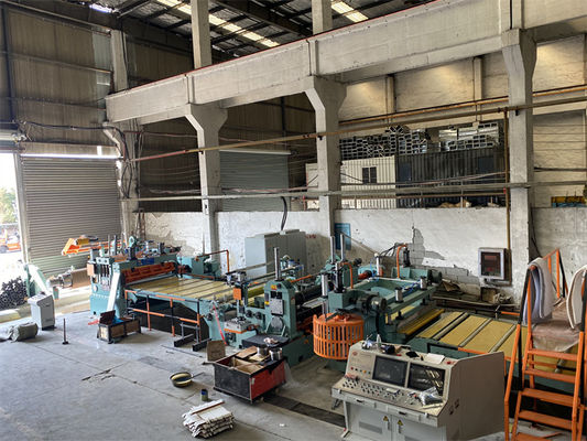 De Precisie die van het hoge Precisieblad de Terugdeinzende Rand scheuren die van het Lijnenmetaal 1250mm 300KW in orde maken